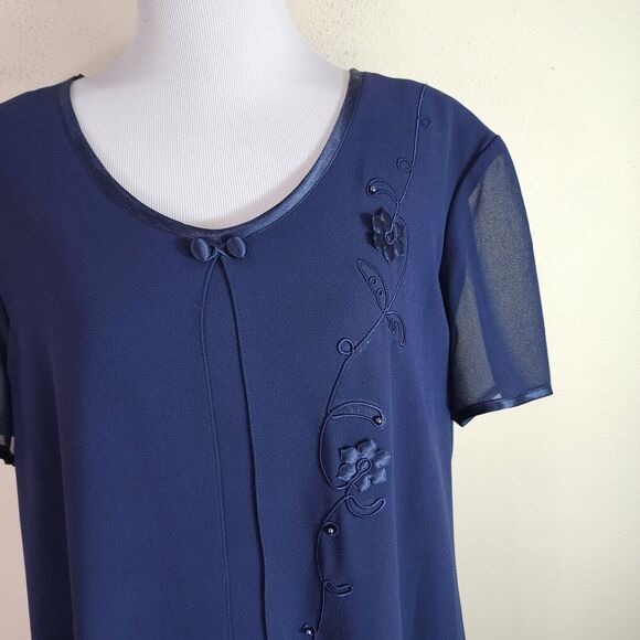 Liz Baker Women's Navy Blue Short Sleeve Shift Dress Size 18 Embroidered Layered - Picture 2 of 8
